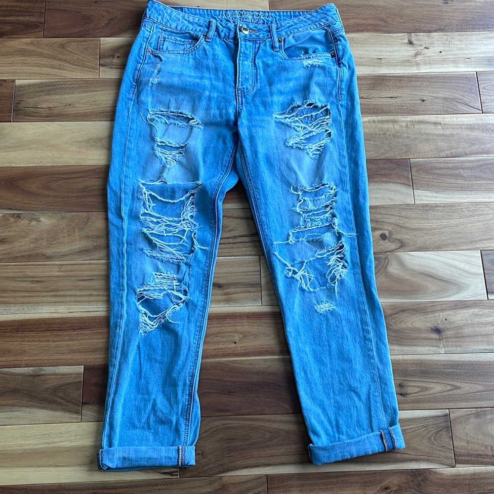 American Eagle Tomgirl ripped jeans